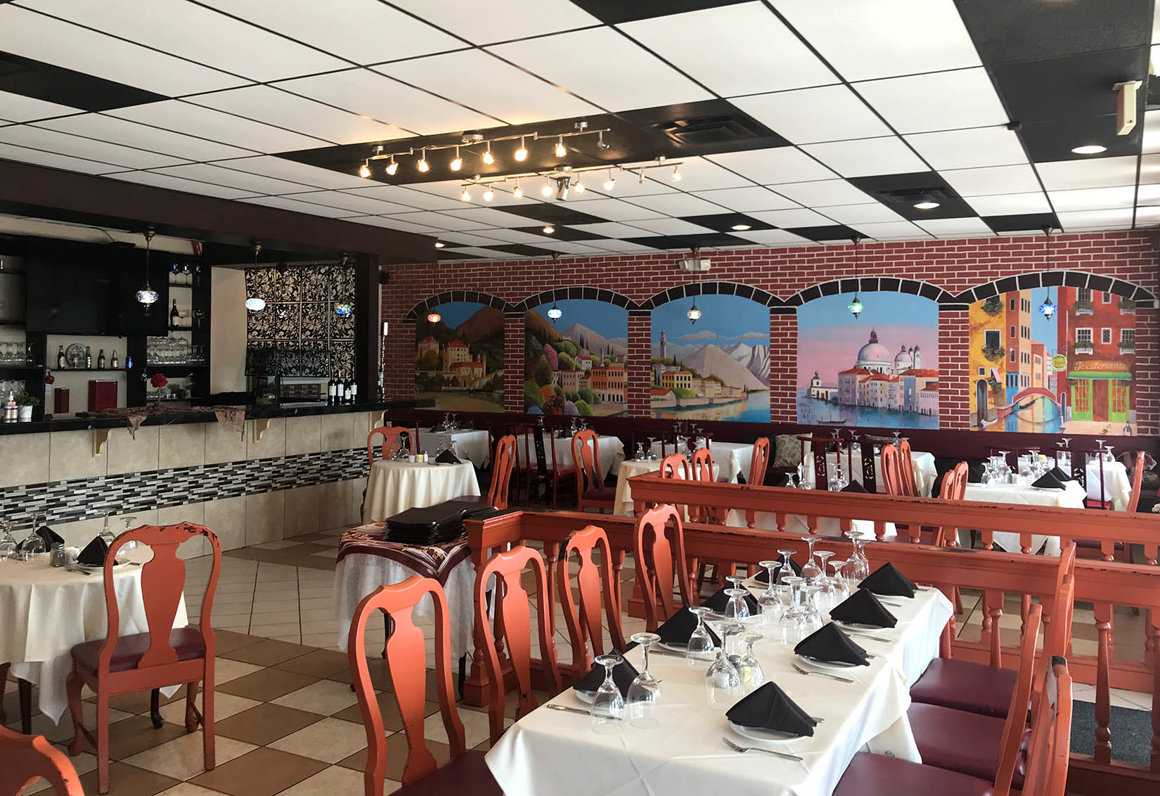 Kebab House murals of Turkish landmarks.